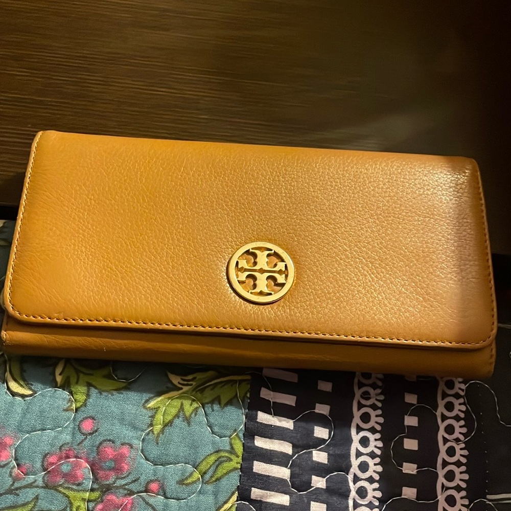 Tory Burch leather wallet